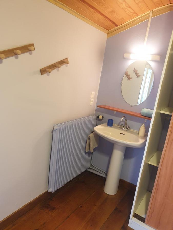 Chambres D'Hotes Kerioret Izella Kerlaz Exterior photo