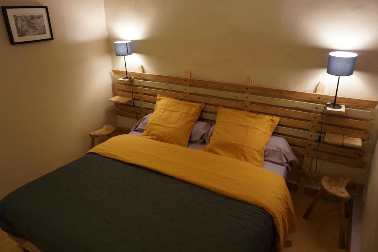 Chambres D'Hotes Kerioret Izella Kerlaz Exterior photo