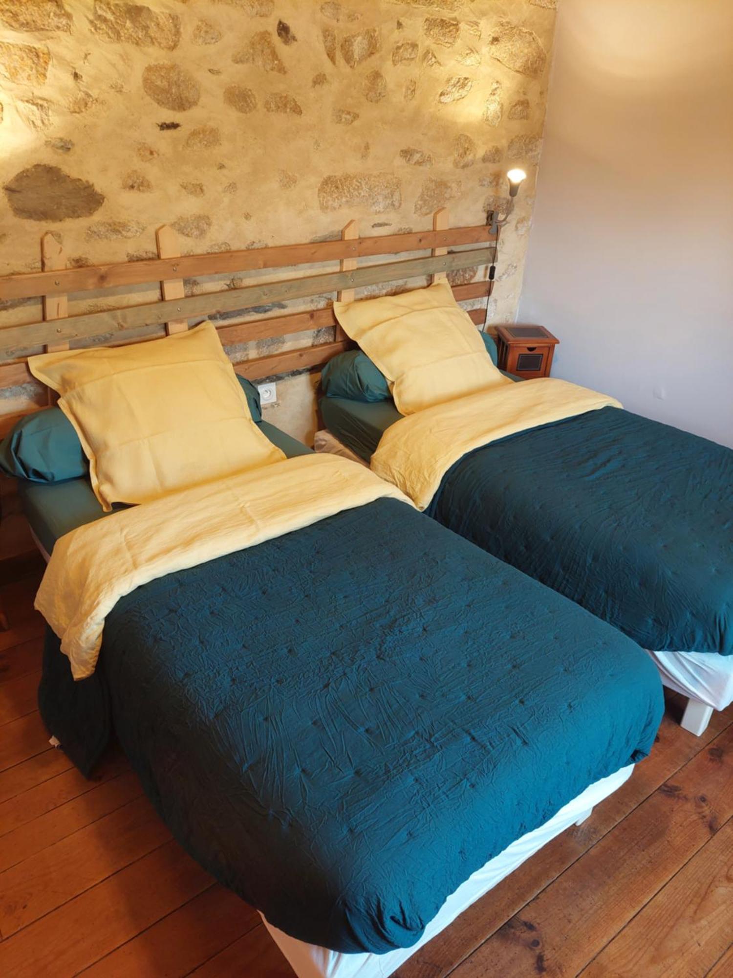 Chambres D'Hotes Kerioret Izella Kerlaz Exterior photo