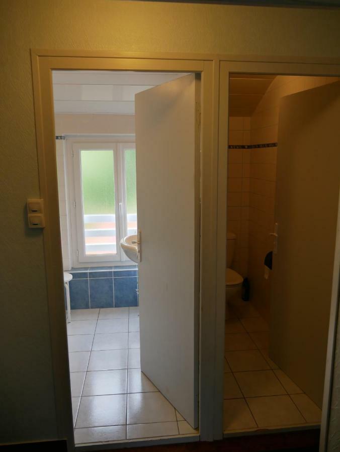 Chambres D'Hotes Kerioret Izella Kerlaz Exterior photo